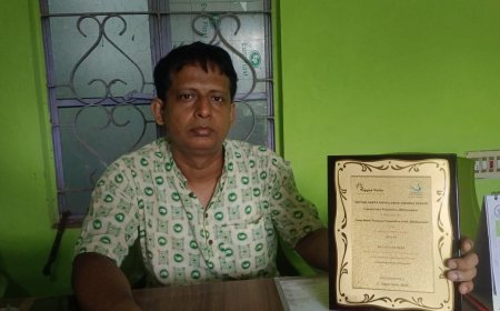 চন্দনপিড়ির অধ্যাপক গবেষণাপত্রের জন্য পুরস্কৃত