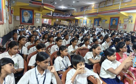 কবিগুরু স্মরণ মথুরাপুরের কৃষ্ণচন্দ্রপুর হাই স্কুলে