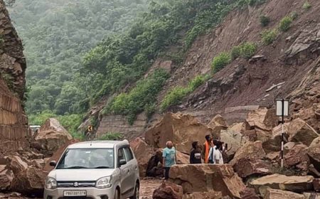 অতি ভারী বৃষ্টির সতর্কতা হিমাচলে, রাজ্য জুড়ে ধসে বন্ধ ৩৬০টি রাস্তা