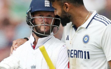 ডাকেটকে আউট করে কানে কানে কী বলেছিলেন? প্রকাশ্যে আনলেন আকাশদীপ