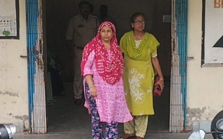 বারুইপুরে গ্রেফতার বাংলাদেশি মহিলা, উদ্ধার আধার ও ভোটার কার্ড, বাংলাদেশের পরিচয়পত্র