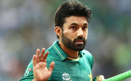 এশিয়া কাপের দল থেকে বাদ, বিদেশি লিগে খেলবেন রিজওয়ান