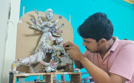 শান্তিপুরের স্কুল পাস করা ছাত্র বানালো কাগজ দিয়ে পরিবেশবান্ধব দুর্গা, করে সে নিজেই আরাধনা