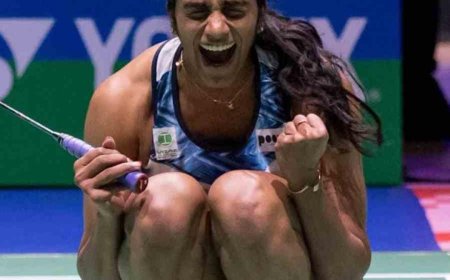 চিনা প্রতিপক্ষকে উড়িয়ে বিশ্ব ব্যাডমিন্টনের কোয়ার্টারে সিন্ধু