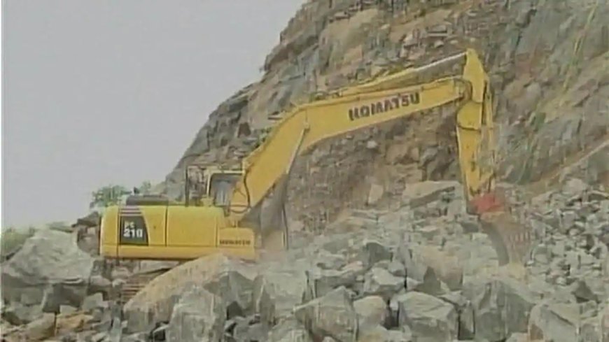 পাথর খাদানে ভয়াবহ ধসে মৃত ৬ শ্রমিক, আহত ১০