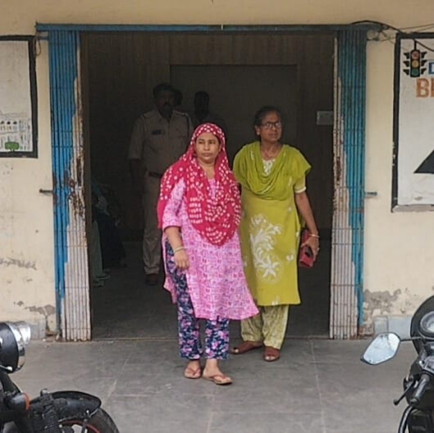 বারুইপুরে গ্রেফতার বাংলাদেশি মহিলা, উদ্ধার আধার ও ভোটার কার্ড, বাংলাদেশের পরিচয়পত্র