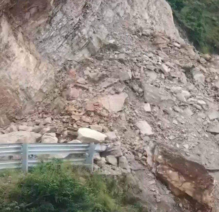 বৈষ্ণোদেবী মন্দিরের পথে ধস, মৃত অন্তত ৫, আপাতত যাত্রা স্থগিত