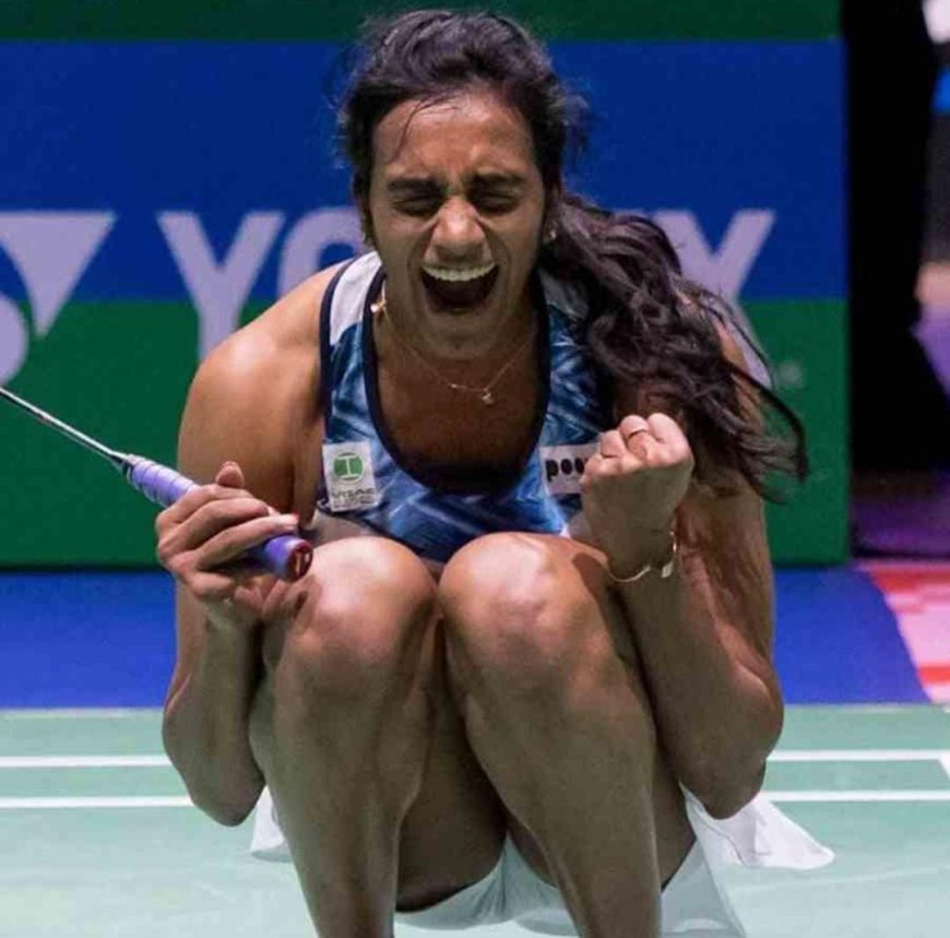 চিনা প্রতিপক্ষকে উড়িয়ে বিশ্ব ব্যাডমিন্টনের কোয়ার্টারে সিন্ধু