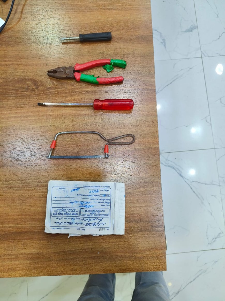 চুরির অভিযোগে এক যুবককে গ্রেপ্তার করল কুলপি থানার পুলিস