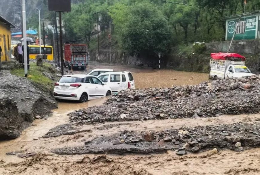 ফের হড়পা বানে বিপর্যস্ত জম্মু ও কাশ্মীর, মৃত অন্তত ১১