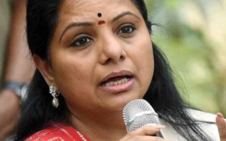 কন্যা কবিতাকে বিআরএস থেকে সাসপেন্ড করলেন কেসিআর