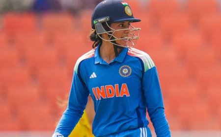 ফের আইসিসি র‍্যাঙ্কিংয়ের শীর্ষে স্মৃতি মন্ধানা