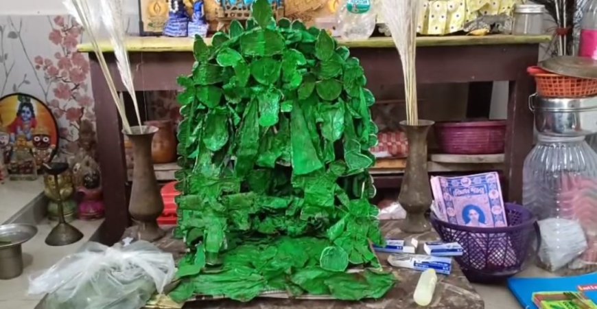 বেলপাতার দুর্গা প্রতিমা বানিয়ে  চমক সোনারপুরের জয়মাল্যের