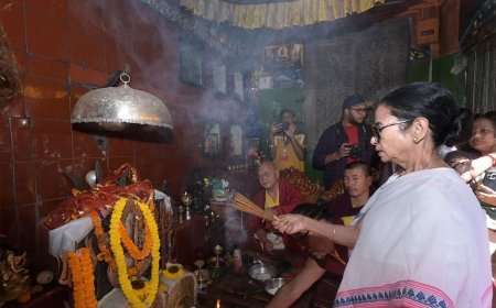 শিলিগুড়িতে মহাকাল মন্দির গড়বেন, দার্জিলিঙে দাঁড়িয়ে ঘোষণা মুখ্যমন্ত্রীর