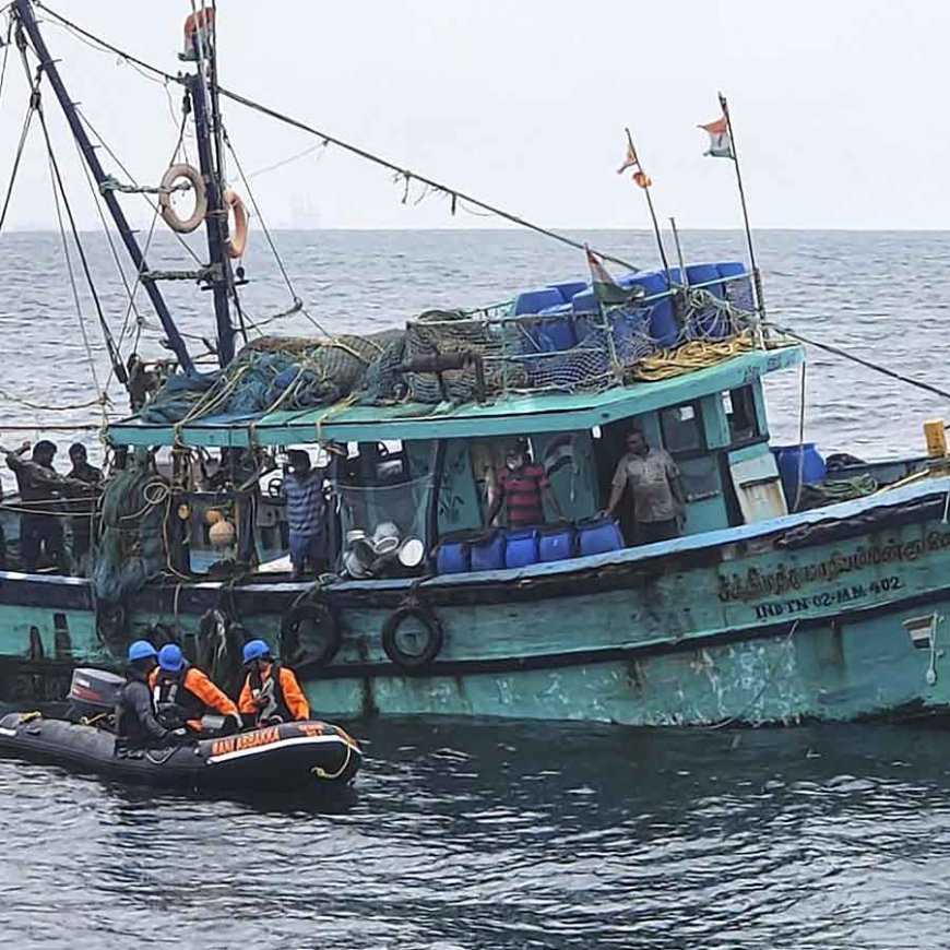 প্রবল ঘূর্ণিঝড় হয়ে ‘মোন্থা’ ঝাঁপাবে অন্ধ্রে! দক্ষিণবঙ্গে কয়েকটি জেলায় হালকা বৃষ্টি