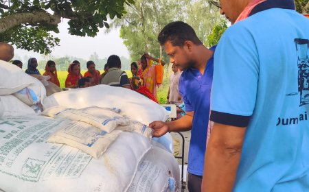 রেশনে দেওয়া আটার গুণগত মান খারাপ থাকার অভিযোগে, বিক্ষোভ দেখালেন গ্রাহকরা