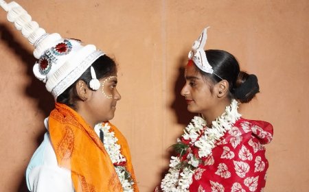 দুই যুবতীর বিয়েকে কেন্দ্র করে গ্রামে উন্মাদনা, উপস্থিত হাজার গ্রামবাসী