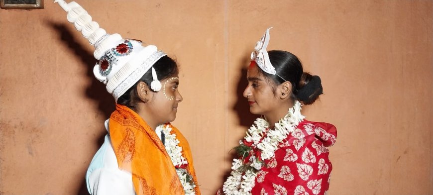 দুই যুবতীর বিয়েকে কেন্দ্র করে গ্রামে উন্মাদনা, উপস্থিত হাজার গ্রামবাসী