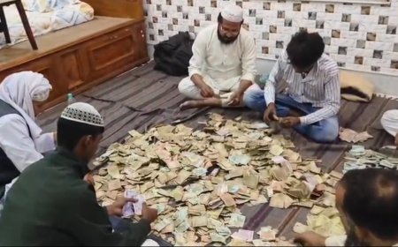 হুমায়ুন কবীরের প্রস্তাবিত বাবরি মসজিদের জন্য টাকার পাহাড়