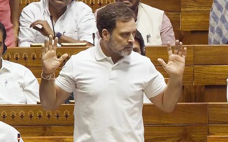 ভোটচুরির চেয়ে বড় দেশদ্রোহিতা হয় না’, মোদি-কমিশনকে বিঁধলেন রাহুল