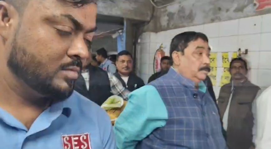 রামপুরহাট মেডিকেল কলেজে সোনালী বিবির পাশে দাঁড়ালেন SRDA চেয়ারম্যান অনুব্রত মণ্ডল