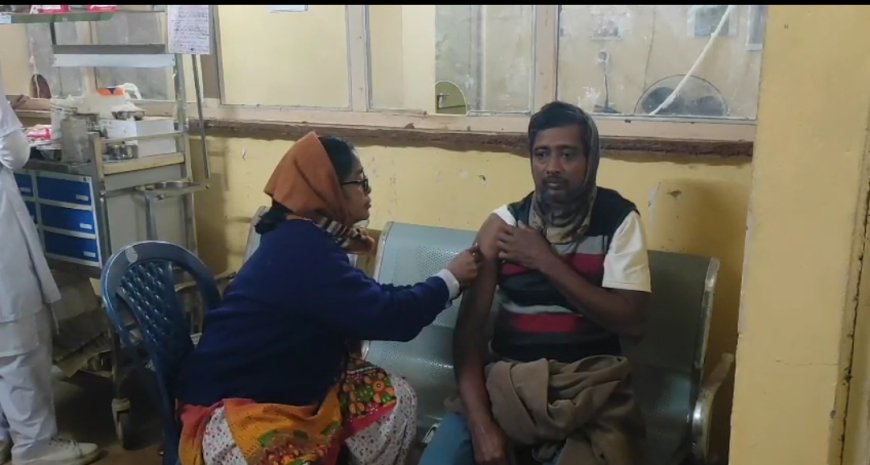 গোরুর মৃত্যুতে প্রকাশ পেল ভয়ঙ্কর তথ্য! জলাতঙ্কের আশঙ্কায় গ্রামের ২০০ জনের রাতারাতি ভ্যাকসিন