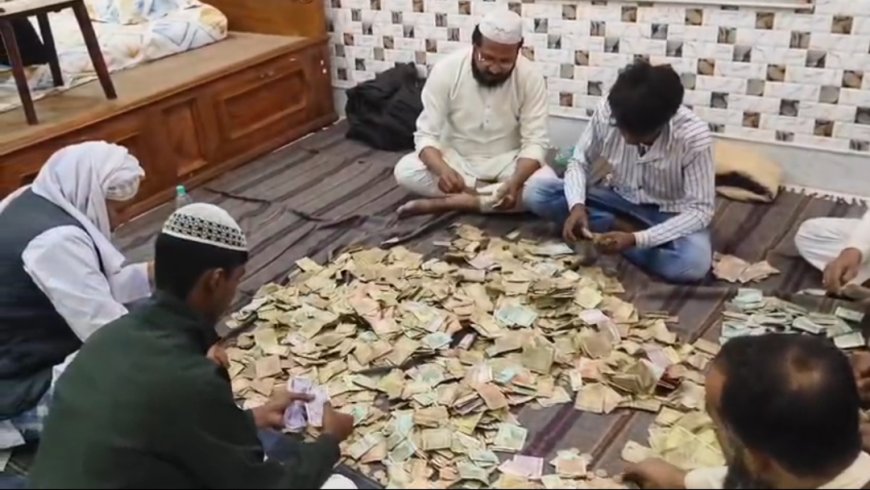 হুমায়ুন কবীরের প্রস্তাবিত বাবরি মসজিদের জন্য টাকার পাহাড়