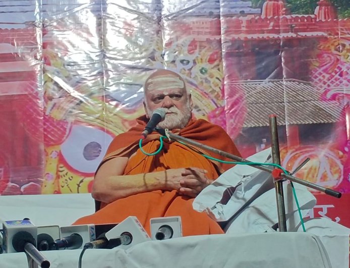 বাংলাদেশের হিন্দুদের নিরাপত্তা সুনিশ্চিত হোক, সরব শঙ্করাচার্য