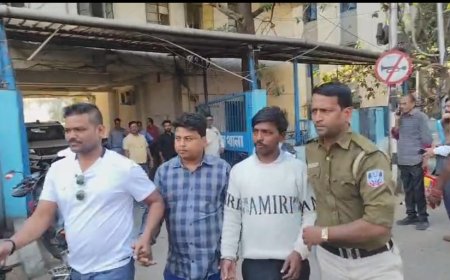 টিকিট পরীক্ষক সেজে ভিন রাজ্যের যাত্রীদের প্রতারণা, সাঁতরাগাছিতে গ্রেফতার দুই