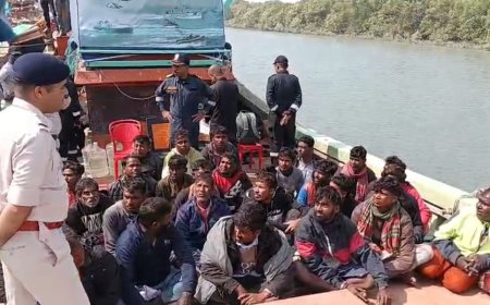 আন্তর্জাতিক জলসীমা লঙ্ঘনের অভিযোগে বাংলাদেশি ট্রলার আটক, ২৮ মৎস্যজীবী ধৃত