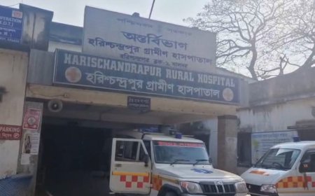 আবাস যোজনার তালিকা থেকে নাম বাদ, ব্লক দপ্তরেই বিষপান গৃহবধূর — মালদায় চাঞ্চল্য, শুরু রাজনৈতিক তরজা