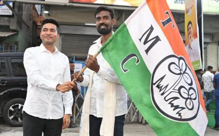 তৃণমূল কংগ্রেসে যোগদান করলেন প্রতীকূর রহমান, রাজনৈতিক মহলে জোর চর্চা