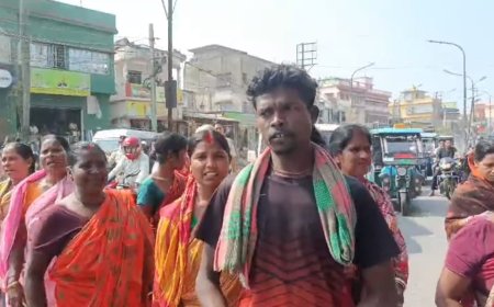 মুর্শিদাবাদে পানীয় জলের দাবিতে রাস্তা অবরোধ, বিক্ষোভে ফেটে পড়লেন গ্রামবাসী