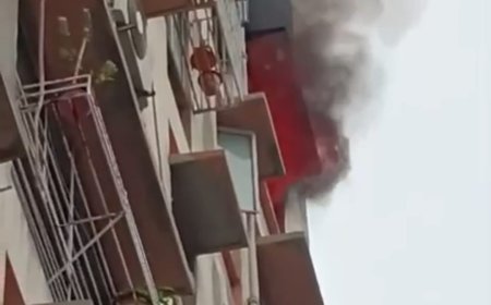 দক্ষিণ কলকাতার সাদার্ন এভিনিউয়ের আনন্দ টাওয়ারের ৮ তলায় আগুন, ঘটনাস্থলে দমকলের ৪টি ইঞ্জিন