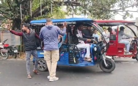 চুঁচুড়ায় জিটি রোডে মর্মান্তিক দুর্ঘটনা