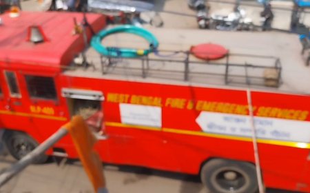 দুর্গাপুরে জাতীয় কংগ্রেসের দলীয় কার্যালয়ে অগ্নিকাণ্ড, পুড়ে ভস্মীভূত পতাকা-ফেস্টুন