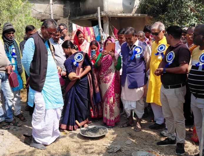 পাথরপ্রতিমায় প্রায় এক কোটি টাকা ব্যয়ে তৈরি করা হবে কংক্রিটের রাস্তা
