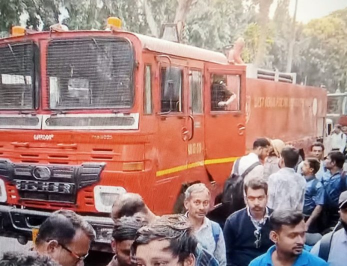 সেক্টর ফাইভে আগুন, অসুস্থ এক মহিলা কর্মী