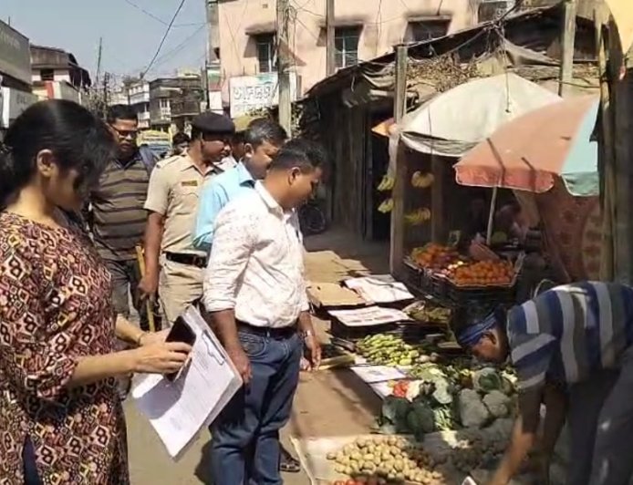 পশ্চিম মেদিনীপুরে উপভোক্তা সুরক্ষা দপ্তরের অভিযান, ঘাটাল–দাসপুরে একাধিক দোকানে নোটিশ