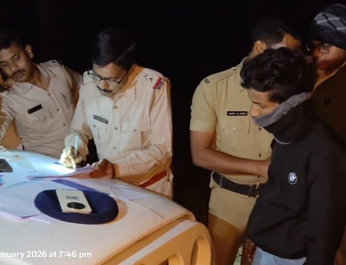 ভারত–বাংলাদেশ সীমান্তে ২৫০ বোতল নিষিদ্ধ কাশির সিরাপ উদ্ধার, নদিয়ায় গ্রেফতার এক পাচারকারী