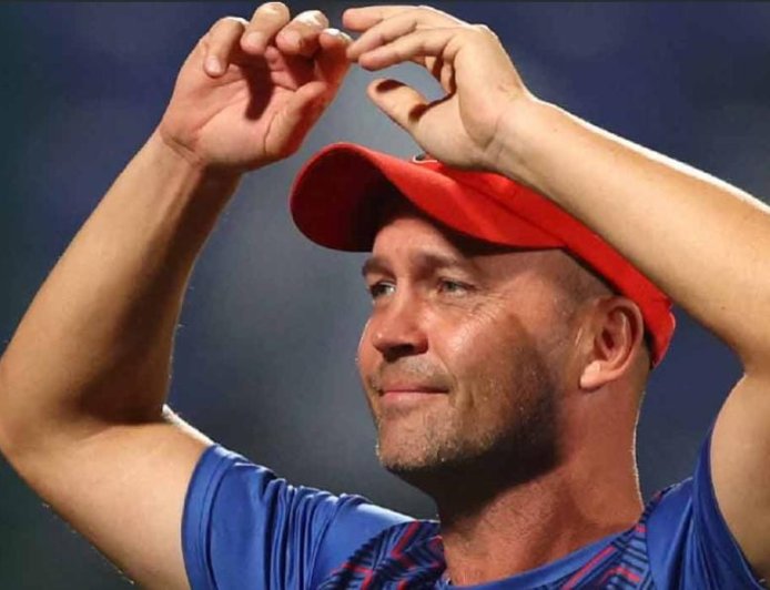 আফগান ক্রিকেটকে সাবালক করে ছুটি, বিদায়বেলায় চোখে জল ট্রটের