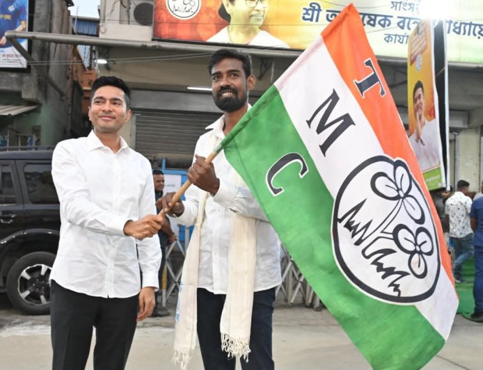 তৃণমূল কংগ্রেসে যোগদান করলেন প্রতীকূর রহমান, রাজনৈতিক মহলে জোর চর্চা