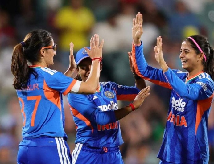 অস্ট্রেলিয়ার বিরুদ্ধে স্মৃতি-শ্রেয়াঙ্কাদের দাপটে সিরিজ জয় ভারতের