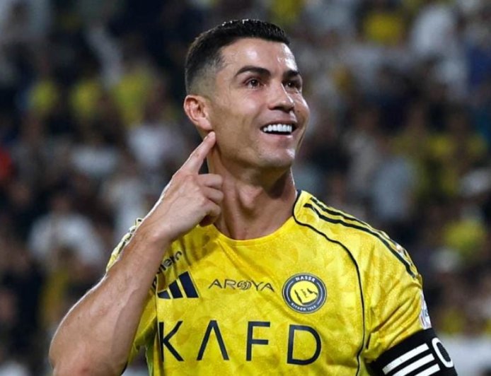 সৌদি আরবেই থাকতে চান রোনাল্ডো