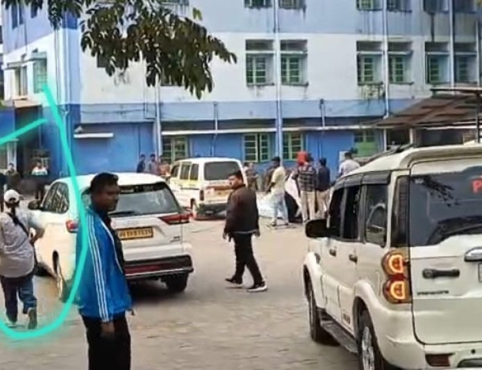 দেবের শুটিং কভার করতে গিয়ে সাংবাদিকদের সঙ্গে বচসা, আচরণ ঘিরে বিতর্ক