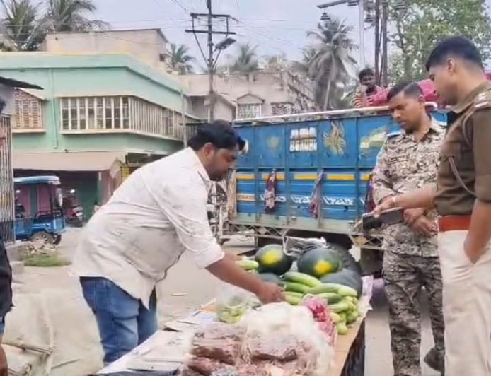রমজানে ফলের বাজারে কালোবাজারির অভিযোগ, দামে লাগাম টানতে মাঠে প্রশাসন