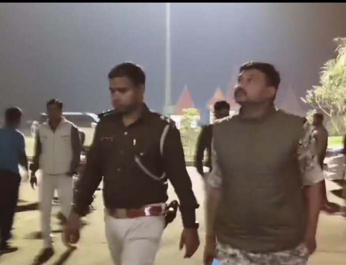 ঝাড়খণ্ডে গিরিডিহি পৌরভোটে গুলি, পশ্চিমবঙ্গের অন্ডাল বিমানবন্দর থেকে ধৃত মূল অভিযুক্ত