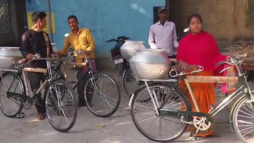 ৩০ জন মৎস্য ব্যবসায়ীকে দেওয়া হল সাইকেল ও হাঁড়ি