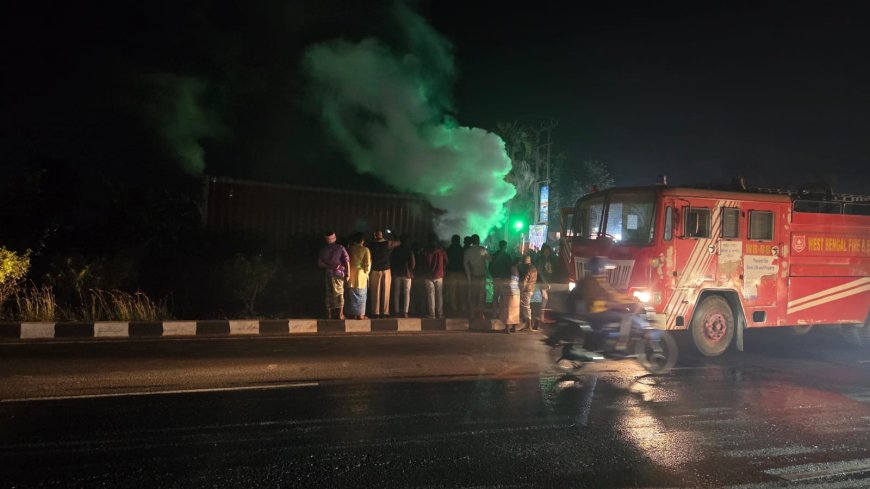 চলন্ত কনটেনারে আগুন, ১৬ নম্বর জাতীয় সড়কে তীব্র যানজট