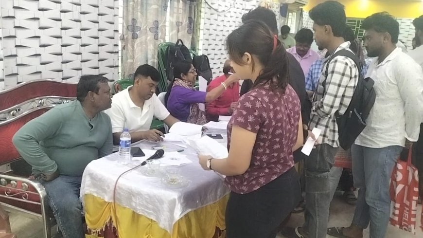 যুব সাথী প্রকল্পে উপচে পড়া ভিড়, বারুইপুরে শিবিরে উৎসাহ যুবক যুবতীদের